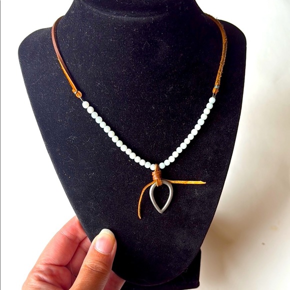 Elegant Silver-tone and White Beaded Bohemian Necklace on leather cord - Picture 1 of 5